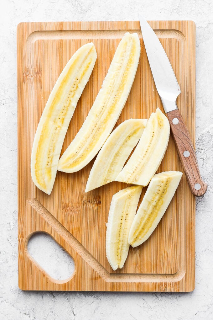 sliced bananas on a cutting board